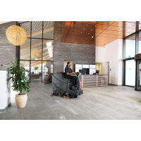 VIPER AS710R is een compacte ride-on schrobzuigmachine